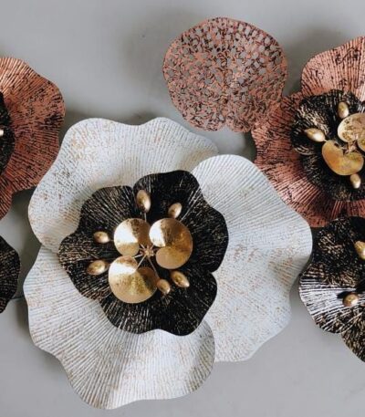 Metal wall flower décor